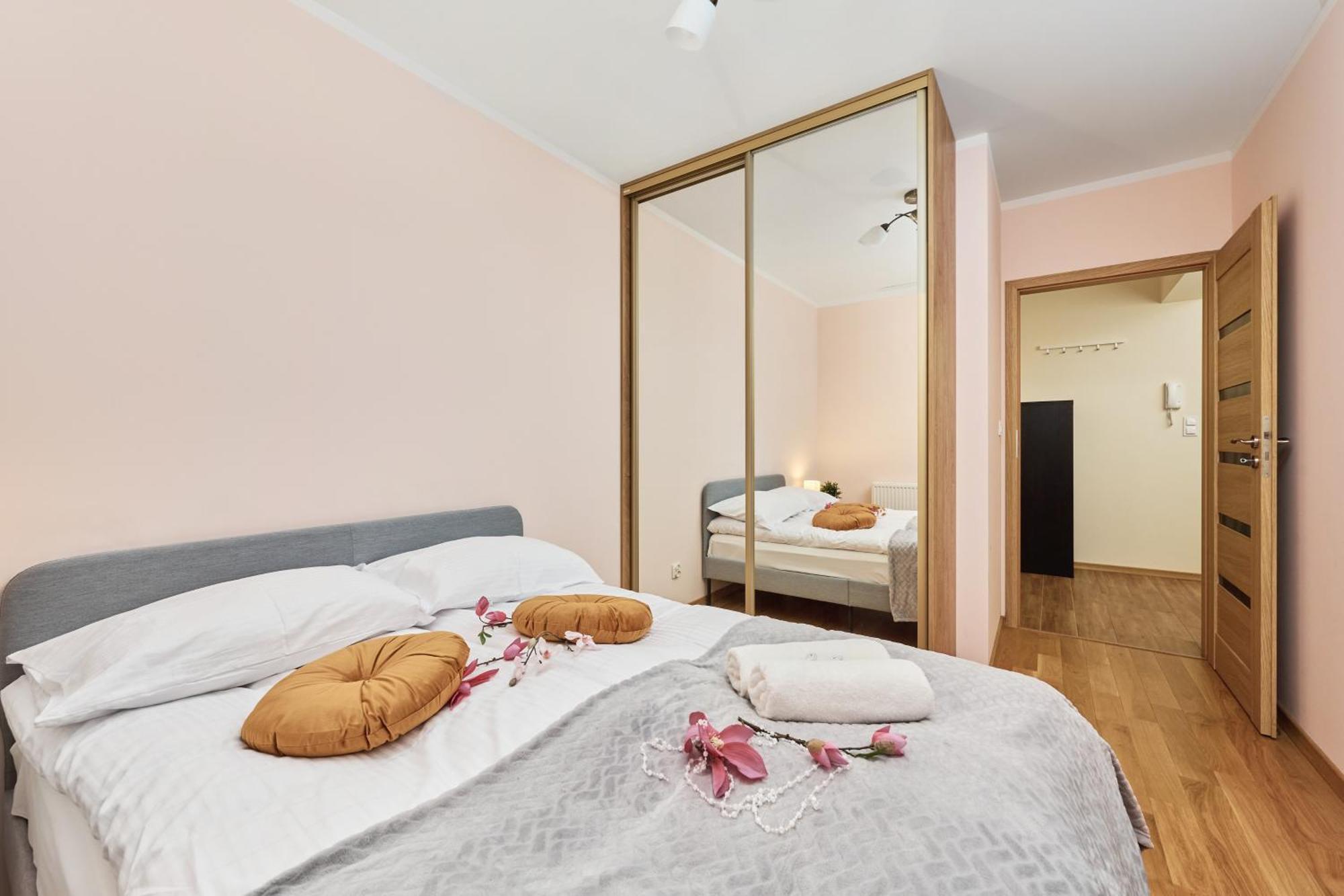 Wroclaw Rose Apartments By Noclegi Renters Exteriör bild